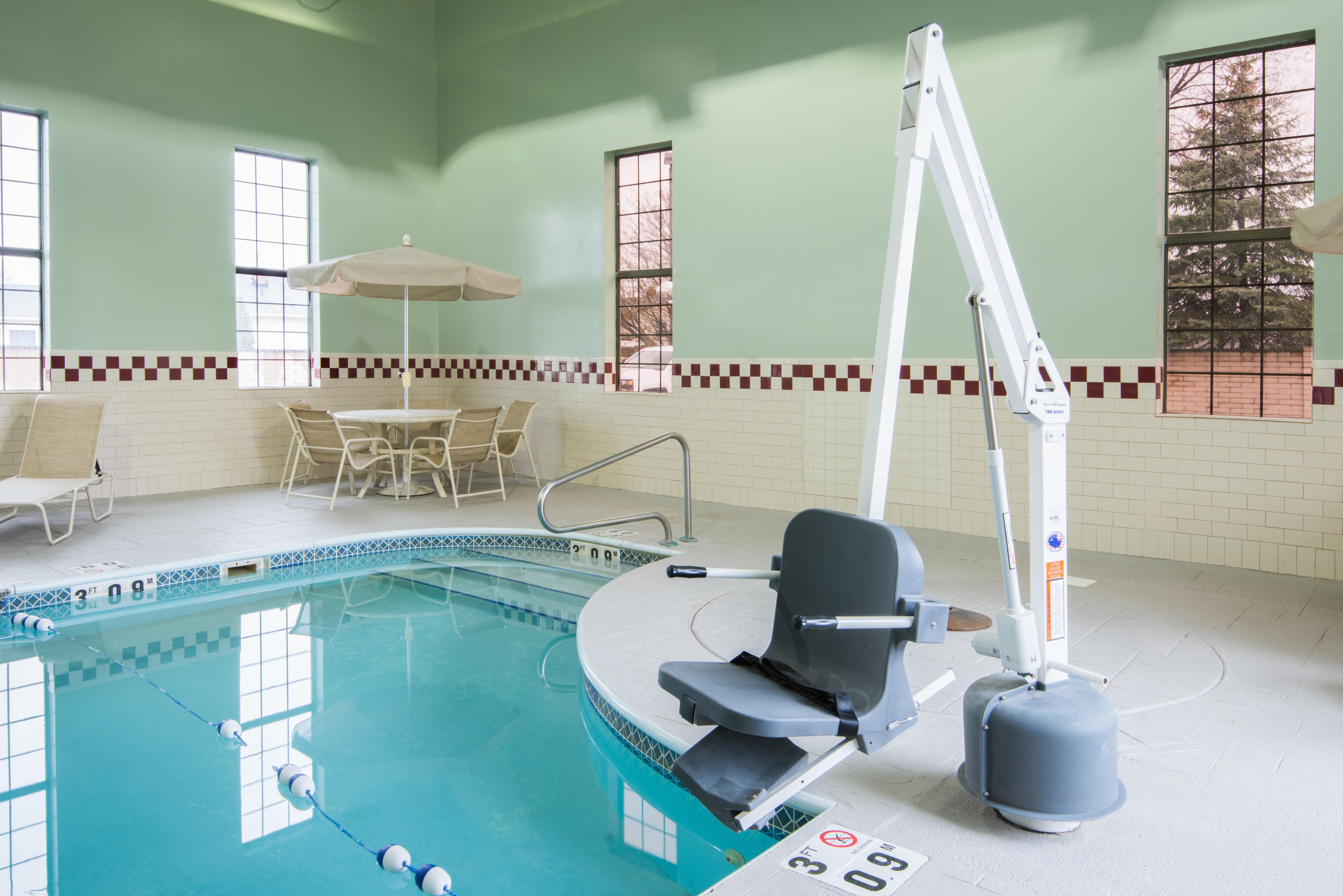 Holiday Inn Express Cleveland Airport - Brook Park By Ihg Exteriér fotografie