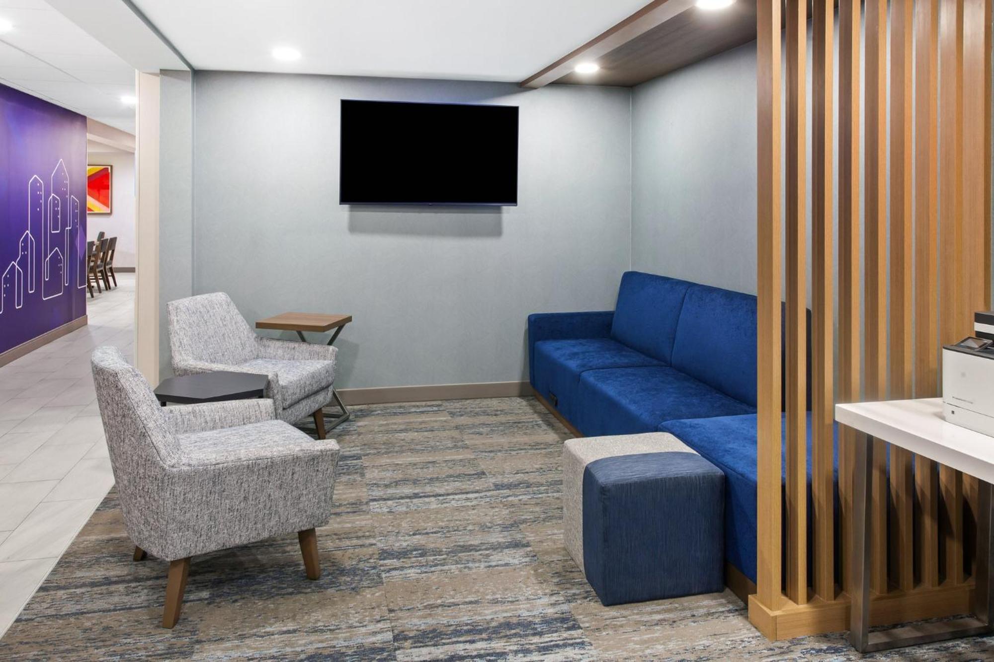Holiday Inn Express Cleveland Airport - Brook Park By Ihg Exteriér fotografie