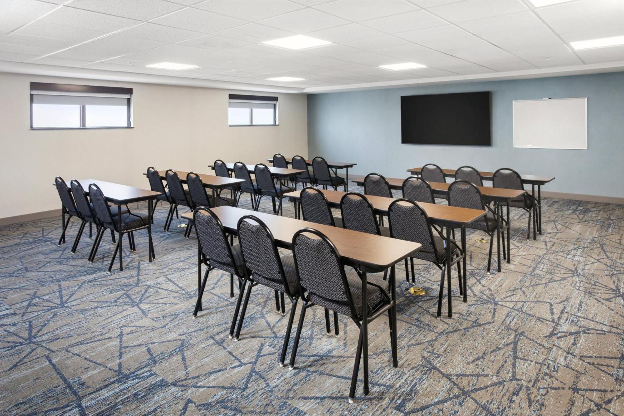 Holiday Inn Express Cleveland Airport - Brook Park By Ihg Exteriér fotografie