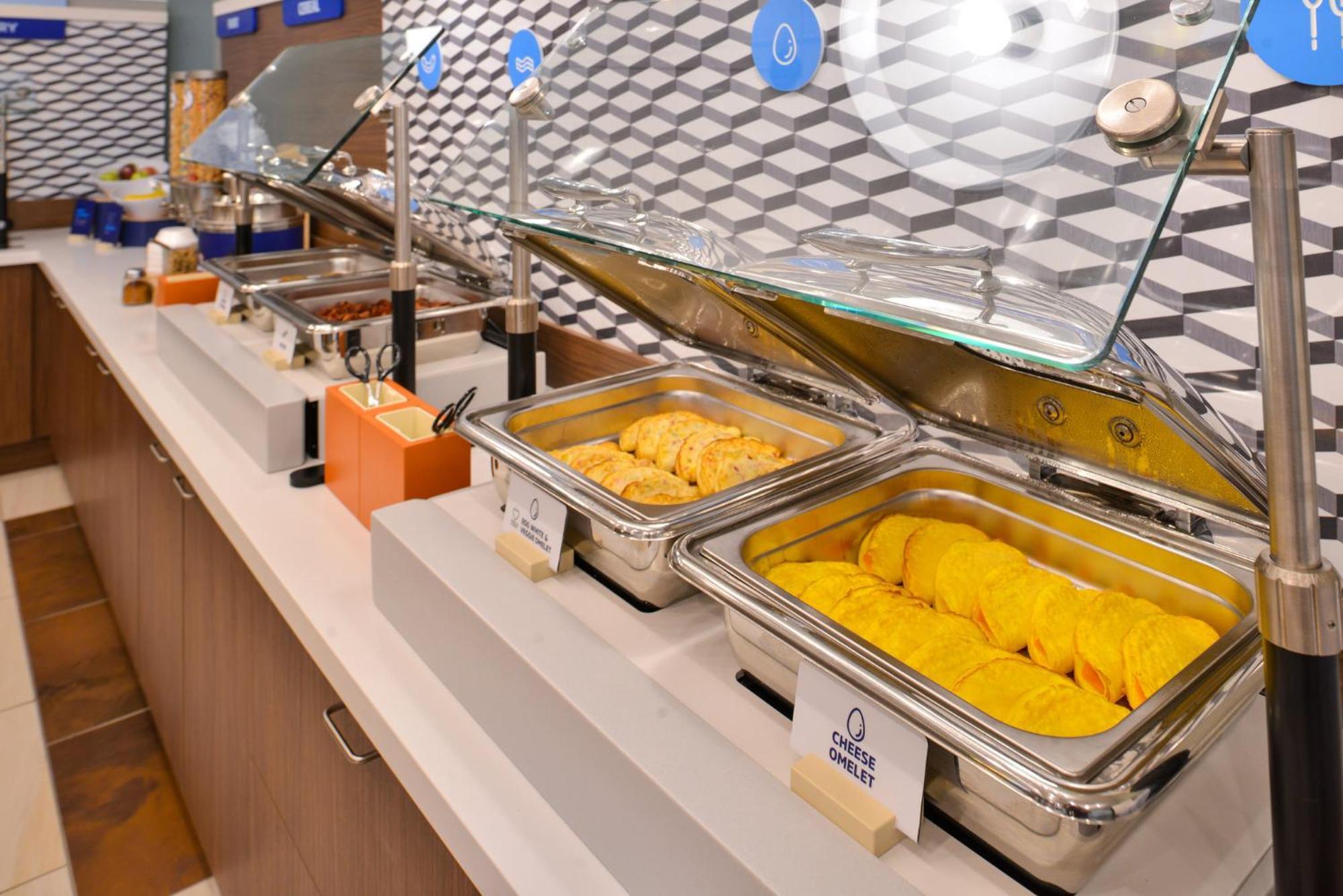 Holiday Inn Express Cleveland Airport - Brook Park By Ihg Exteriér fotografie
