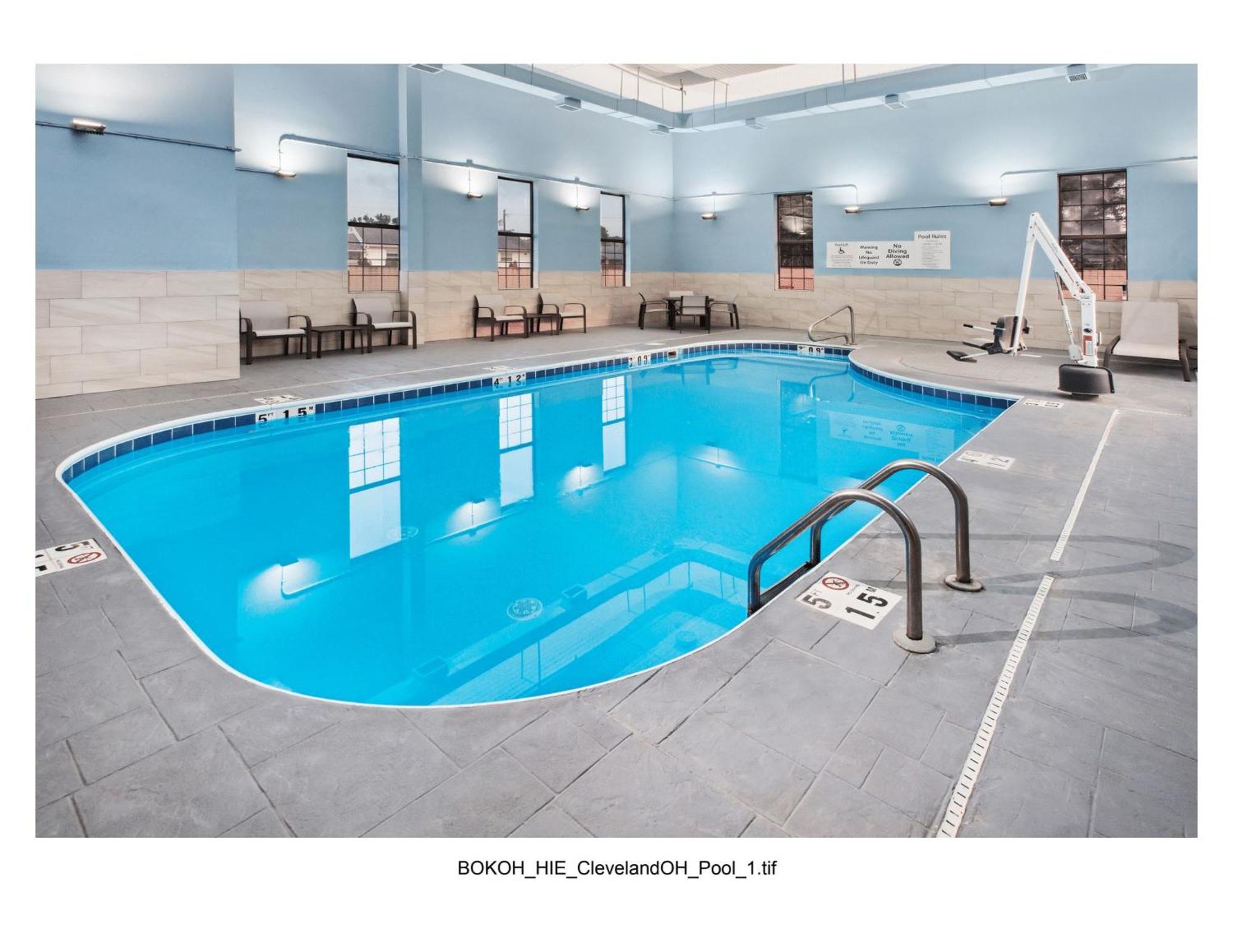 Holiday Inn Express Cleveland Airport - Brook Park By Ihg Exteriér fotografie