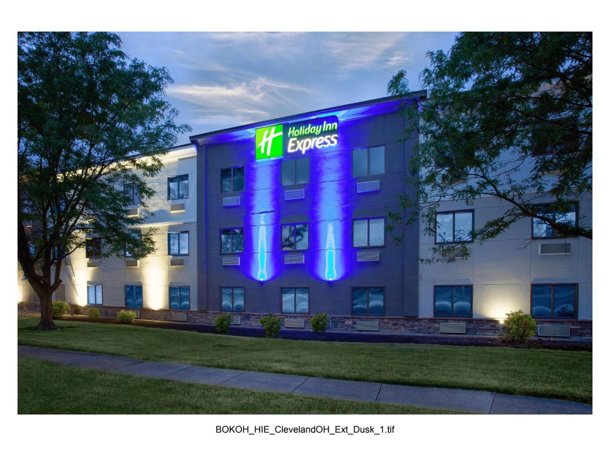 Holiday Inn Express Cleveland Airport - Brook Park By Ihg Exteriér fotografie