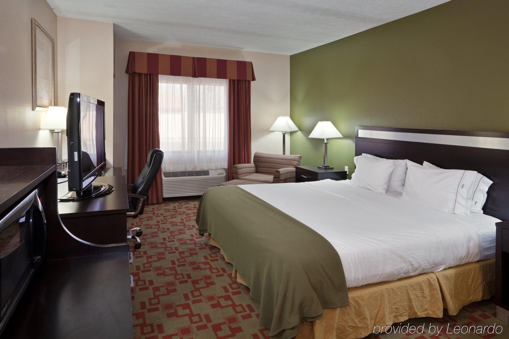 Holiday Inn Express Cleveland Airport - Brook Park By Ihg Pokoj fotografie